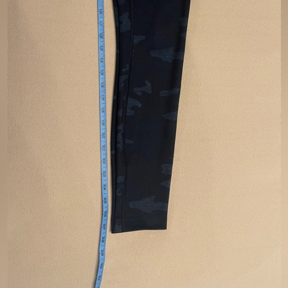 Lululemon Wunder Unders Size 4. Low rise. Fits like a size 2. Dark camo print. - Picture 4 of 5